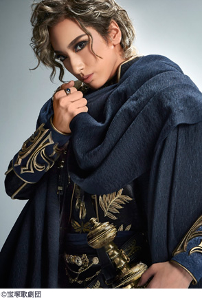 【ご好評につき、完売しました】宝塚歌劇花組公演『アウグストゥス−尊厳ある者−』『Cool Beast!!』をSポイントで観劇しよう!
